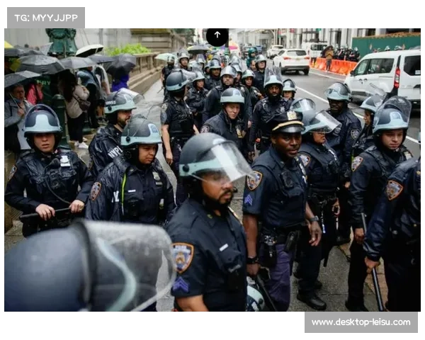 自由人主场翻新工程预算超支 纽约市民抗议市政补贴浪费纳税钱 自由人主场翻新工程预算超支 纽约市民抗议市政补贴浪费纳税钱